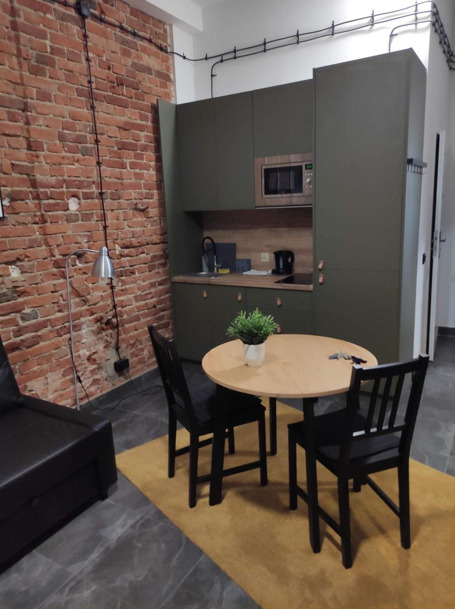 Apartment Book Fabryczna *